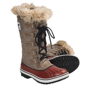 Sorel Tofino red and brown lined boots Size 8.5